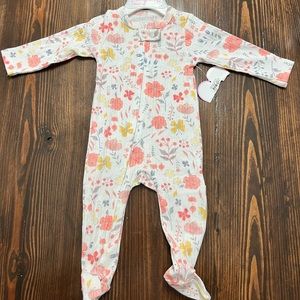 3/6 month footed zip up pajamas